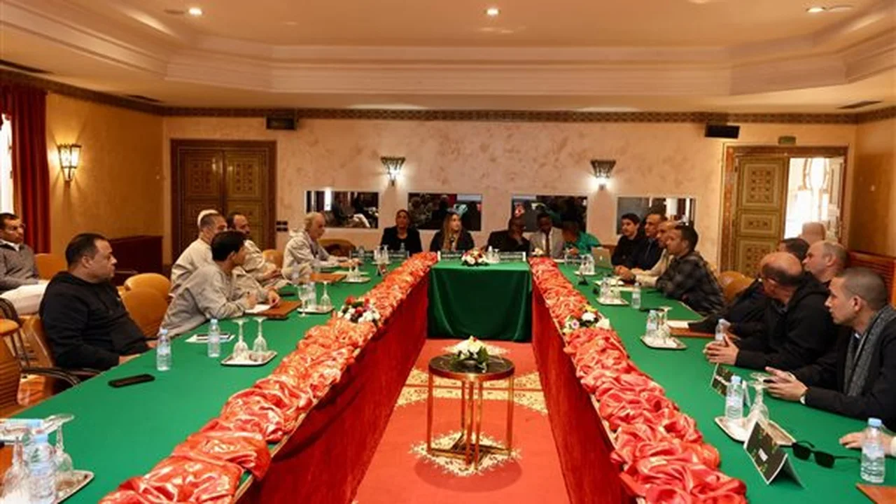 الاجتماع الفني لمباراة الأهلي والجيش الملكي يحدد نقاط الحسم والتكتيك قبل المواجهة المرتقبة